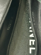 Load image into Gallery viewer, Chanel Interlocking CC Logo Pumps