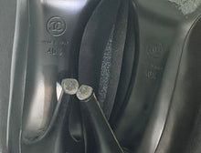 Load image into Gallery viewer, Chanel Interlocking CC Logo Pumps